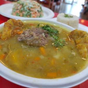 SOPA DE PATACÓN CON COSTILLA DE RES_1